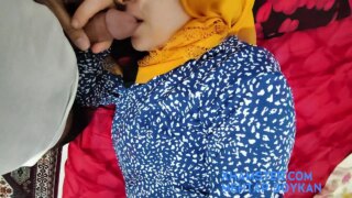 Hij neukt de mond van zijn stiefmoeder Turkish Porno